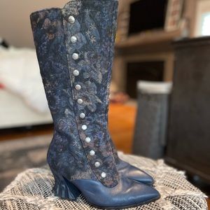 Fluevog Deliverance Lu Navy Tapestry Sculpted Heel Boots 6.5